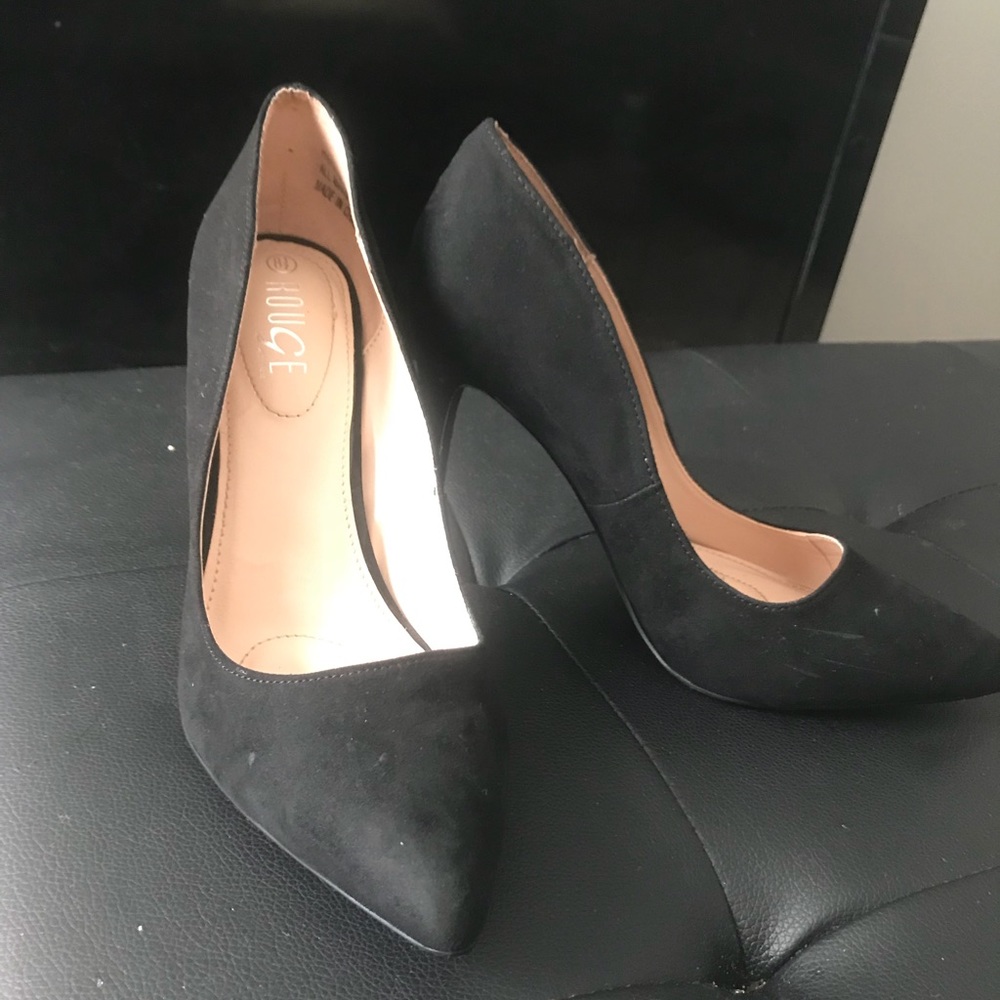 Size 8 1/2 black heels